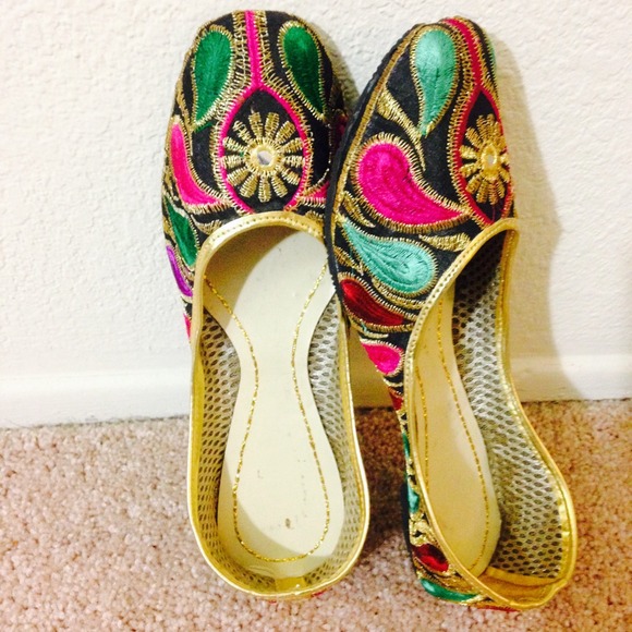 Shoes - Red Green Leaf Embroidered Shoes