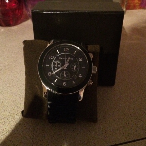 ***** SOLD ***** Michaels Kors women watch