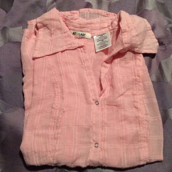 AT LAST SHEER Y2K size junior S (WOMENS XS ) light pink collar top