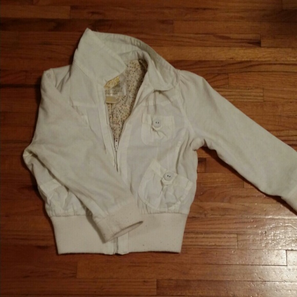 Cream jacket 3/4 sleeve
