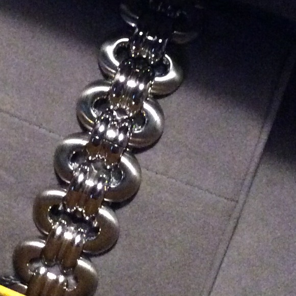 Authentic Fendi Watch - Picture 4 of 4