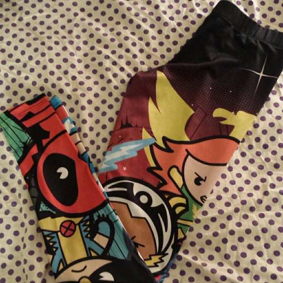 NWOT Comic Super Hero leggings - Picture 3 of 3