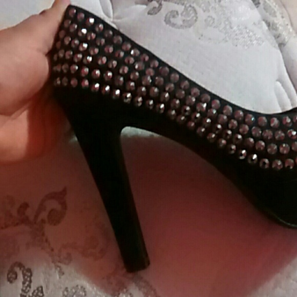 Black studded heels! - Picture 4 of 4