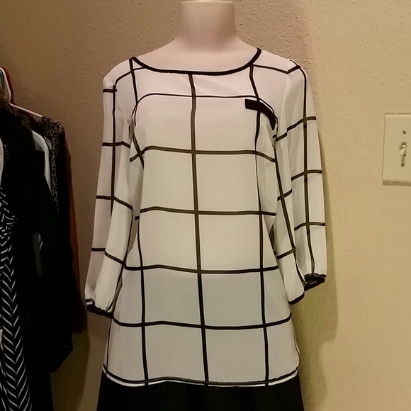 40% OFF EVERYTHING!!!!    Black & White blouse