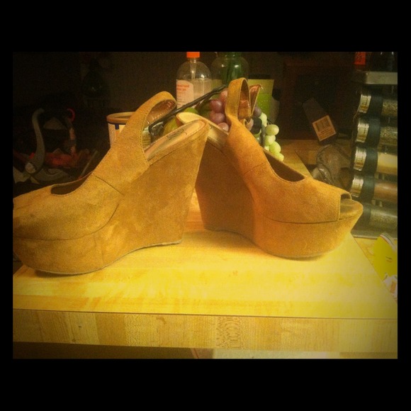 Suede tan Wedges size 8
