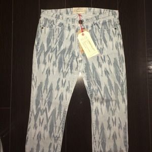 BRAND NEW Current Elliot Jeans
