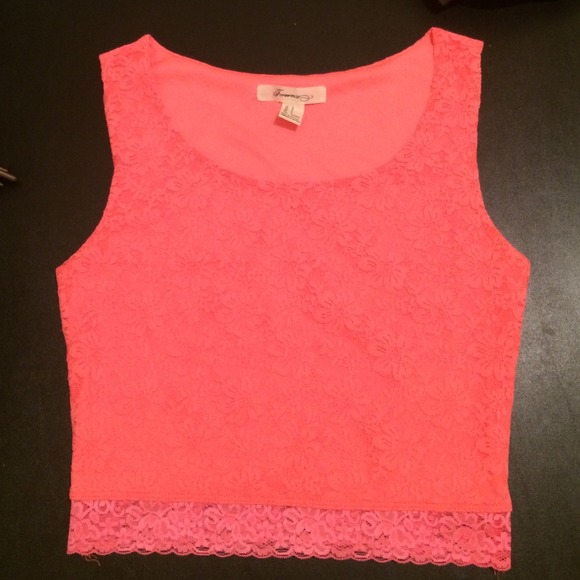 PRICE DROPPED‼️ LACE BRIGHT CROP TOP