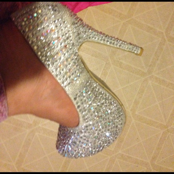 Shoes :) - Picture 2 of 3