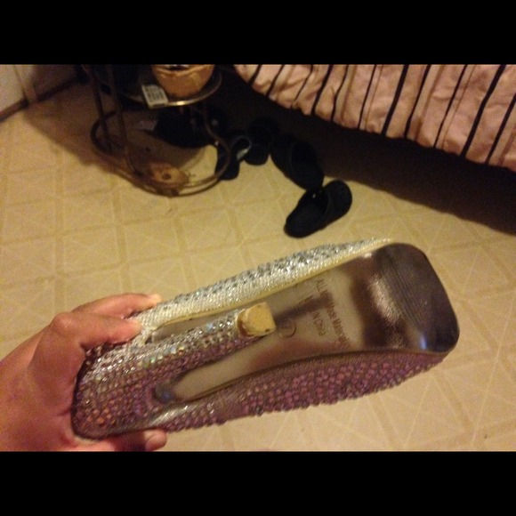 Shoes :) - Picture 3 of 3