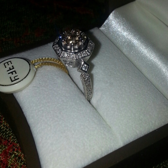 Diamond Ring - Picture 4 of 4