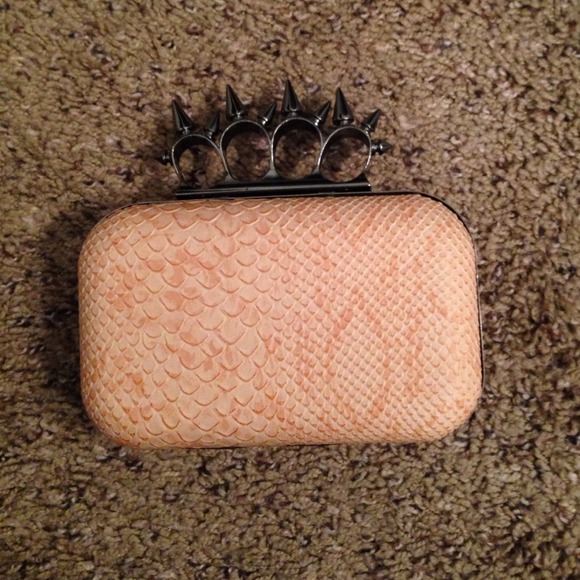 Light pink snake skin clutch