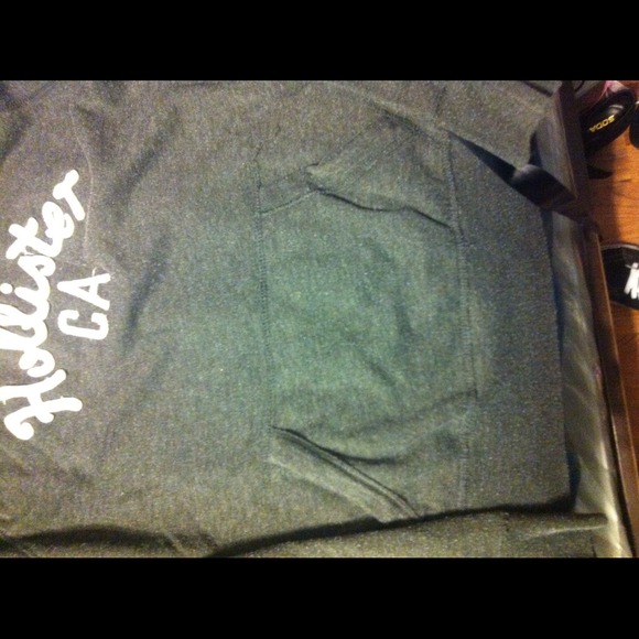 grey hollister sweater - Picture 2 of 3