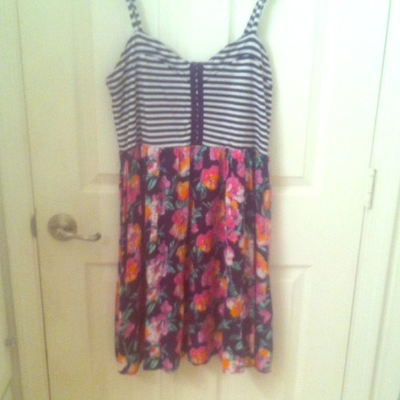 Colorful floral striped sweetheart dress