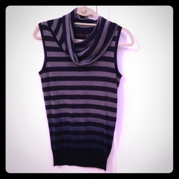 The Limited Crow neck sweater top. size S