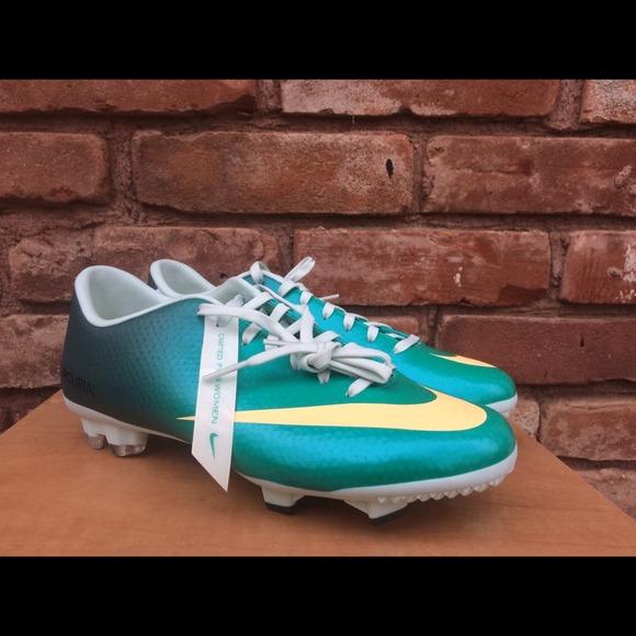 NWOB Nike Veloce Soccer Cleats