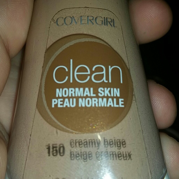 Liquid foundation - Picture 2 of 3