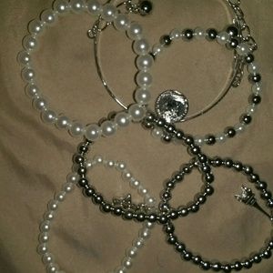6 Fashion bracelets (new)