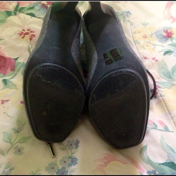 SOLD 💥Michael Kors shoes💥SOLD - Picture 3 of 4