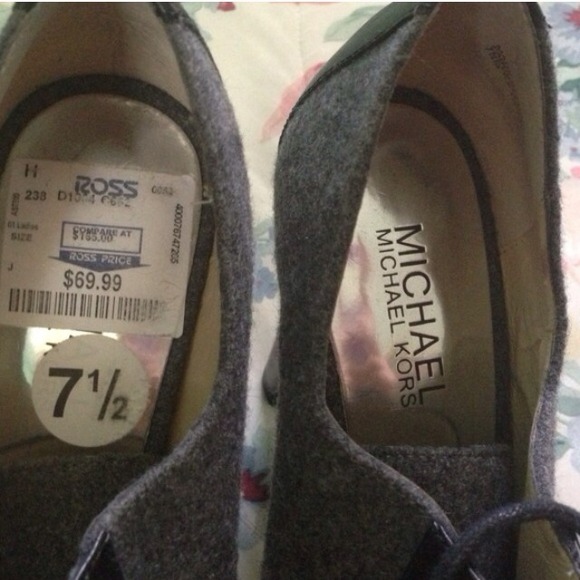 SOLD 💥Michael Kors shoes💥SOLD - Picture 4 of 4