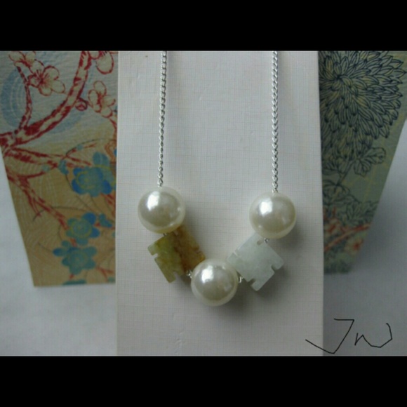 Jade and Pearl Beads Silver Plated Necklace - Picture 1 of 4