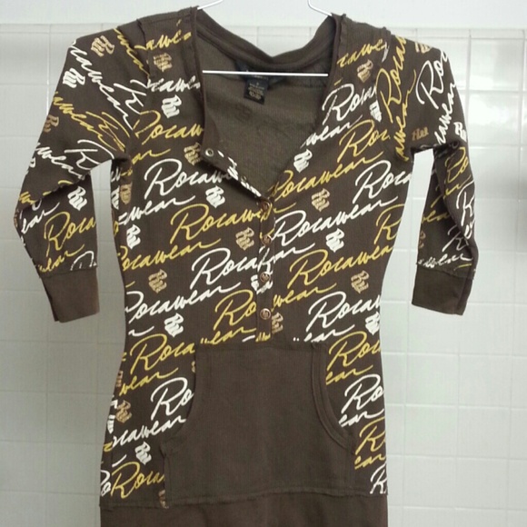 Adorable Rocawear top. - Picture 1 of 3