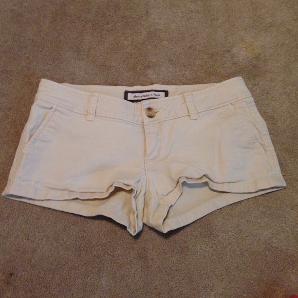 Pale yellow shorts - Picture 1 of 2