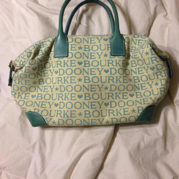 Authentic dooney and Bourke bucket bag - Picture 1 of 4