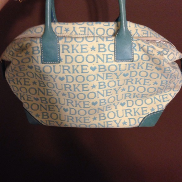 Authentic dooney and Bourke bucket bag - Picture 2 of 4
