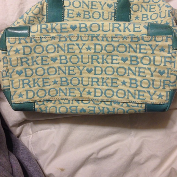 Authentic dooney and Bourke bucket bag - Picture 3 of 4