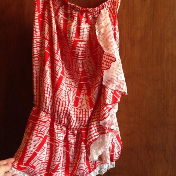 Super cute strapless shirt