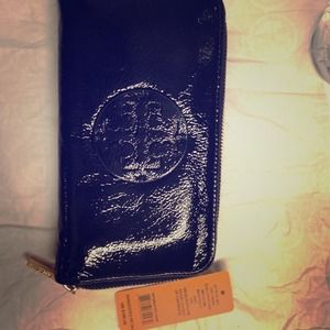 Tory Burch Patent Zip Wallet- Navy Blue