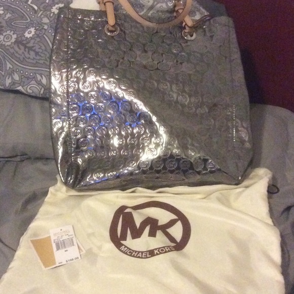 Brand new authentic Michael Kors tote bag🔥🔥
