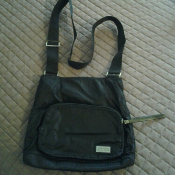 Kenneth Cole Reaction Crossbody