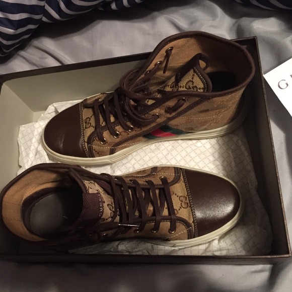 Women Gucci shoes - Picture 1 of 4