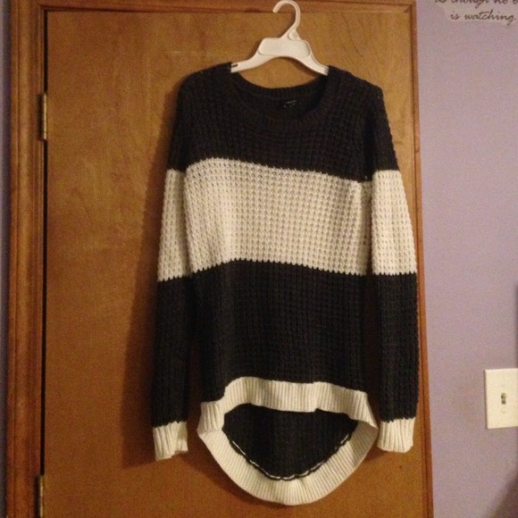 Rue 21 sweater