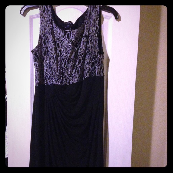 Black dress!!  Top covered with grey lace design👗