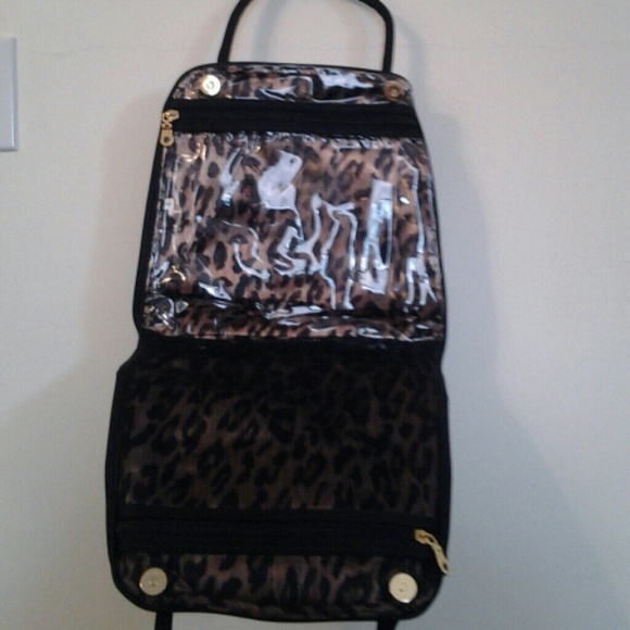 Travel Accessory - Picture 2 of 3