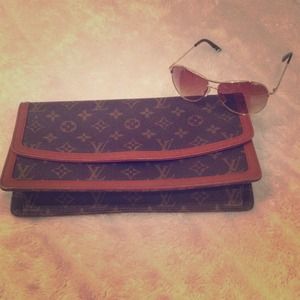 Louis Vuitton Dame Clutch Bag