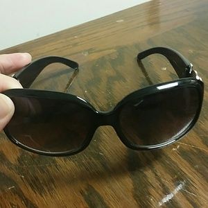 Great Price for Guess Sunglasses