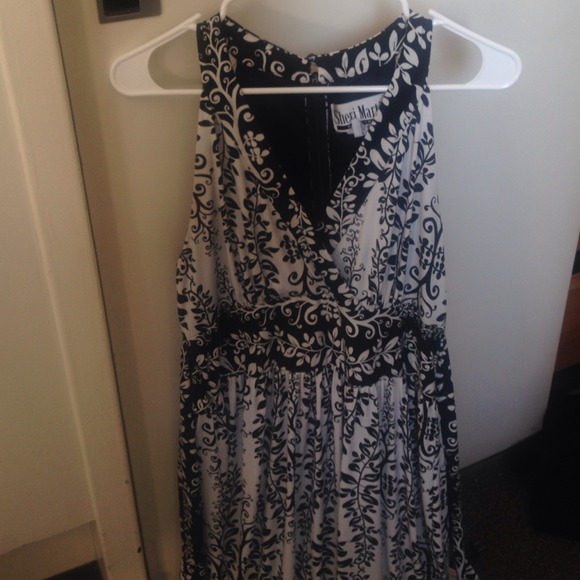 Black & white print dress