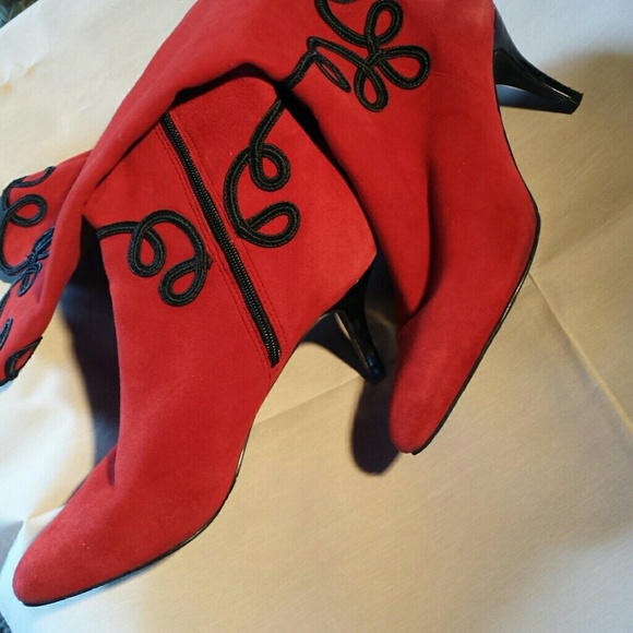 SOLD in Abby's bundle of 3!  J.Renee Paulina boots - Picture 4 of 4