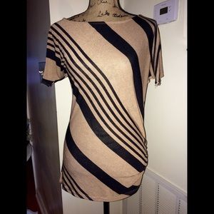 🎀F21 - BLACK & TAN TUNIC