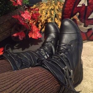 Black Combat Boots! Like NEW! Style CANYON
