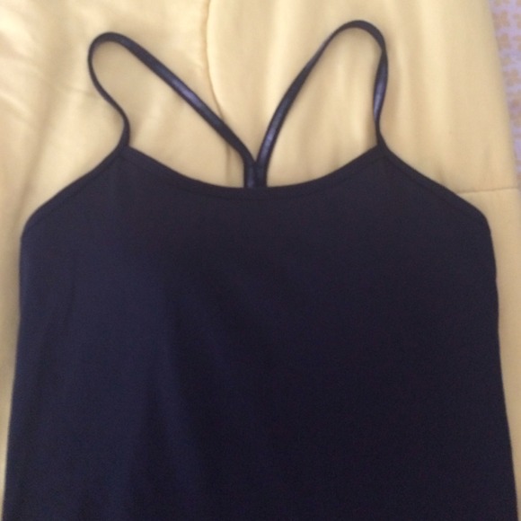 Black lulu lemon power Y tank