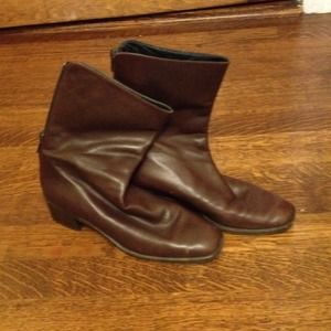 Brown leather Cole Haan boots
