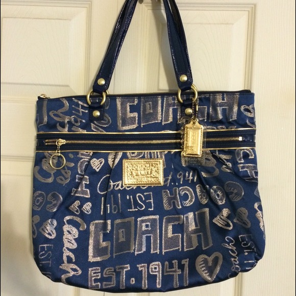 🎉SALE🎉 Ends 4/26- Coach handbag with dust bag