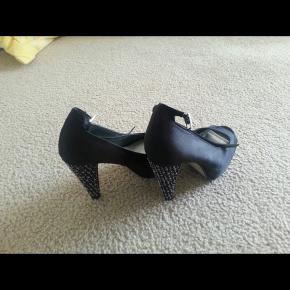 High heels never use - Picture 2 of 2