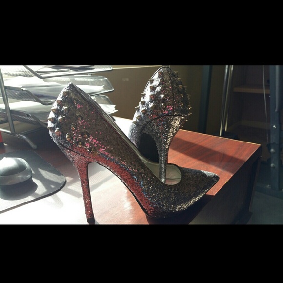 High heels - Picture 2 of 3