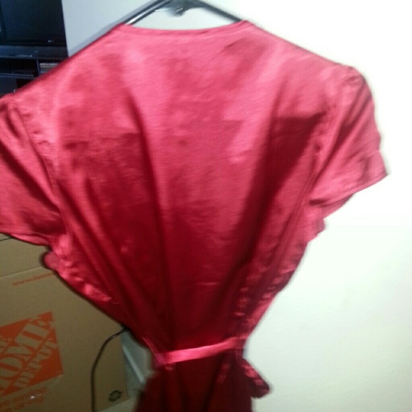 Red top - Picture 3 of 3