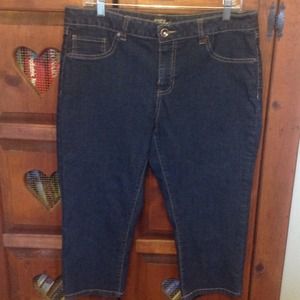 Ladies Capri Denim Size 14